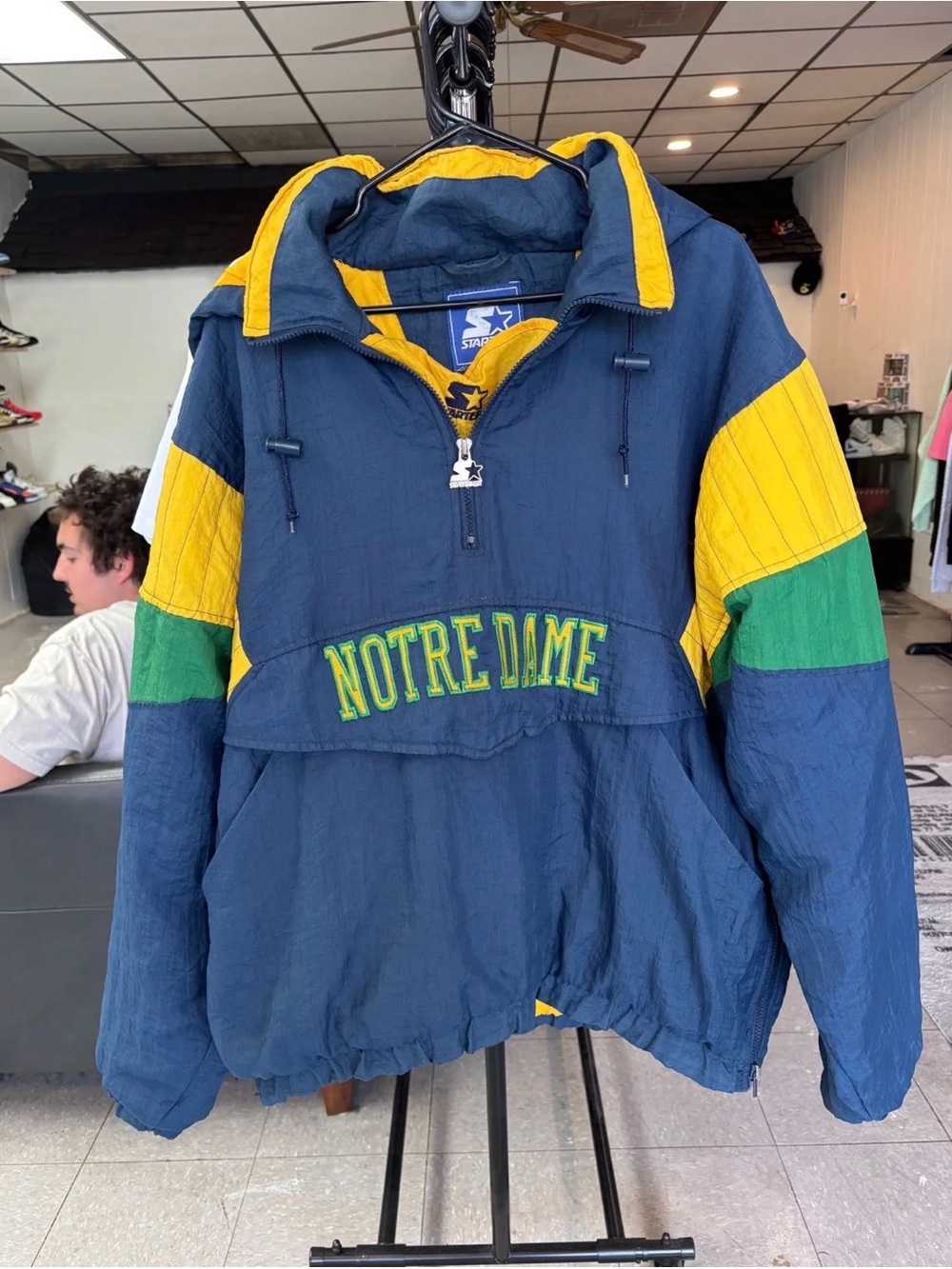 Starter brand Notre Dame Fighting Irish pullover windbreaker jacket size Large